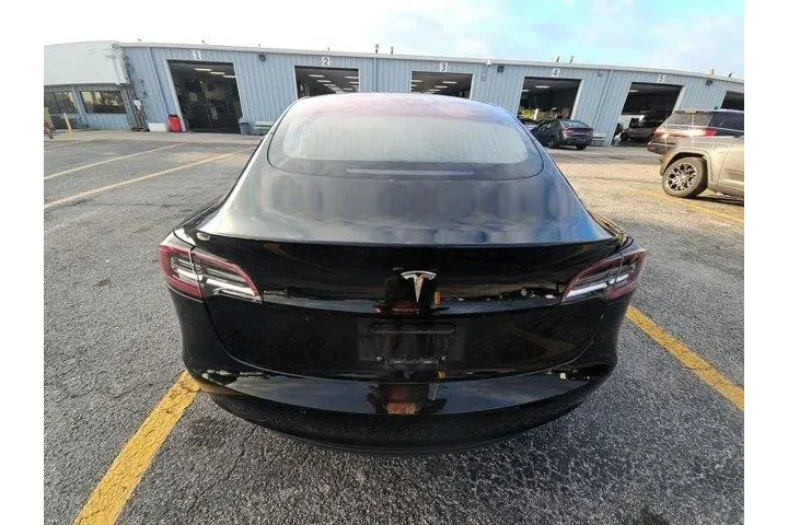 $17407 : Tesla Model 3 2018 Mid Range image 4