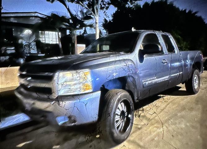 $5600 : Chevrolet Silverado image 2