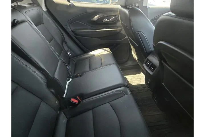 $25115 : GMC Terrain 2023 AWD SLT 4dr image 4