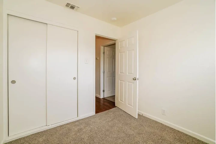 $2189 : Suitable Abode image 6