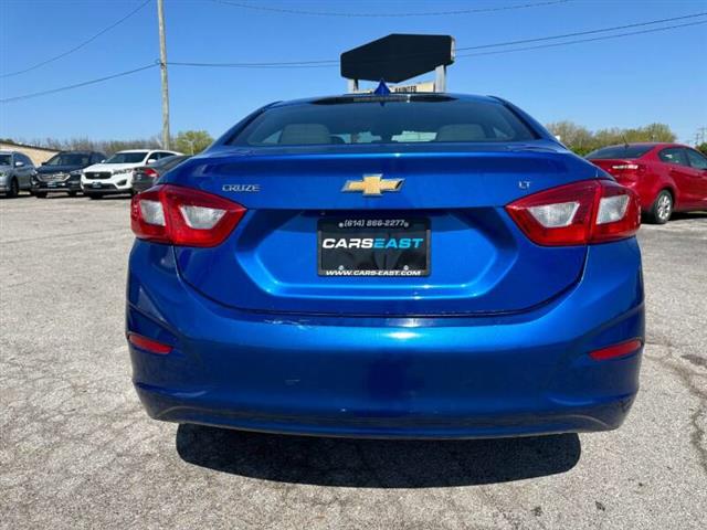 2017 Cruze LT Auto image 6