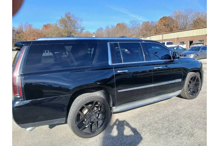 $16999 : 2015 Escalade ESV Luxury image 4