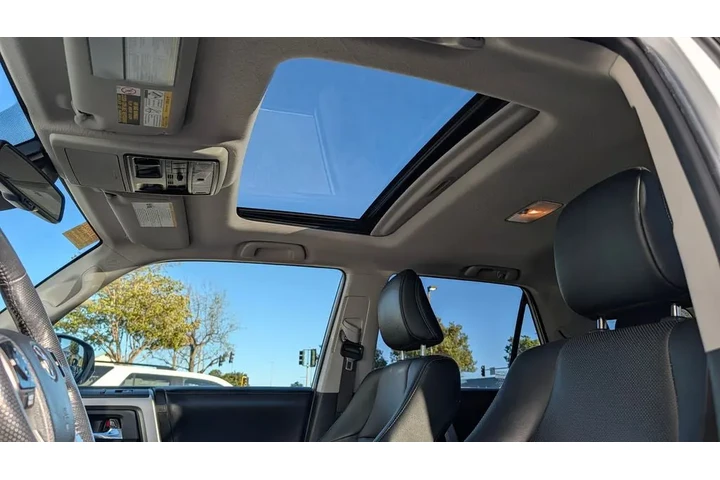 $52990 : 2024 4Runner Limited image 3