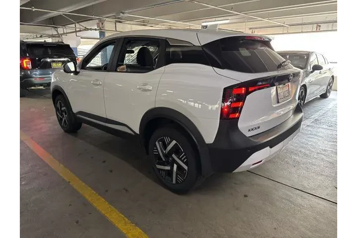 $21499 : Nissan Kicks 2025 SV 4dr Cro image 4