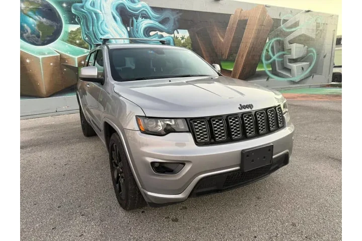$15965 : 2017 Grand Cherokee Altitude image 5