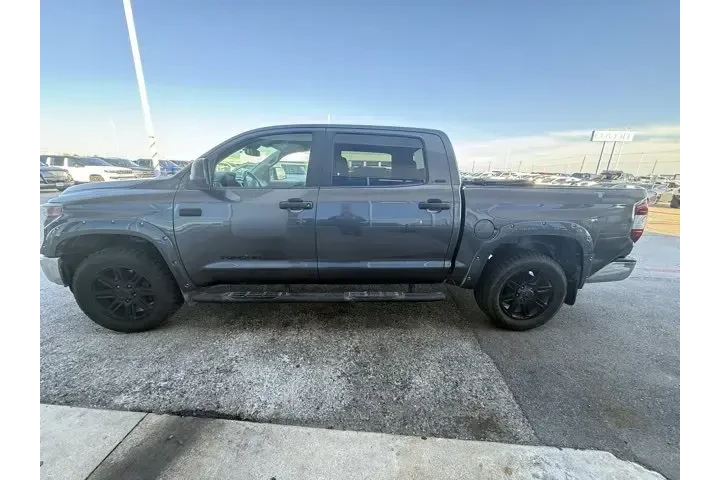 $25903 : Toyota Tundra 2018 4x4 SR5 4 image 2