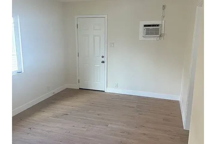 $1500 : CASA🐱near USC & downtown LA🐶 image 1