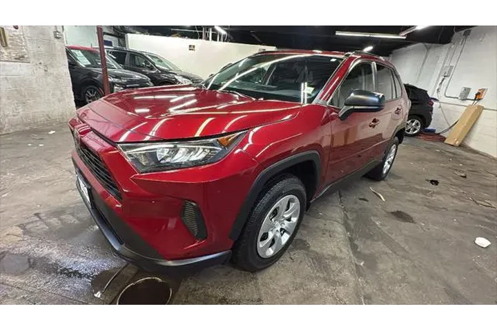 $17865 : Toyota RAV4 2021 AWD LE 4dr image 1
