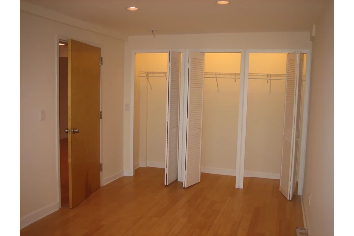 $2850 : Maspeth 2 Dorm/Yarda Bonito image 6