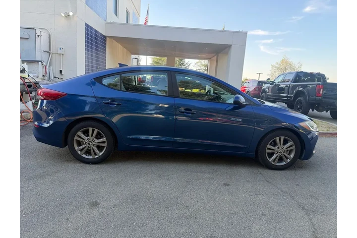 $16000 : Hyundai ELANTRA 2018 SEL 4dr image 6