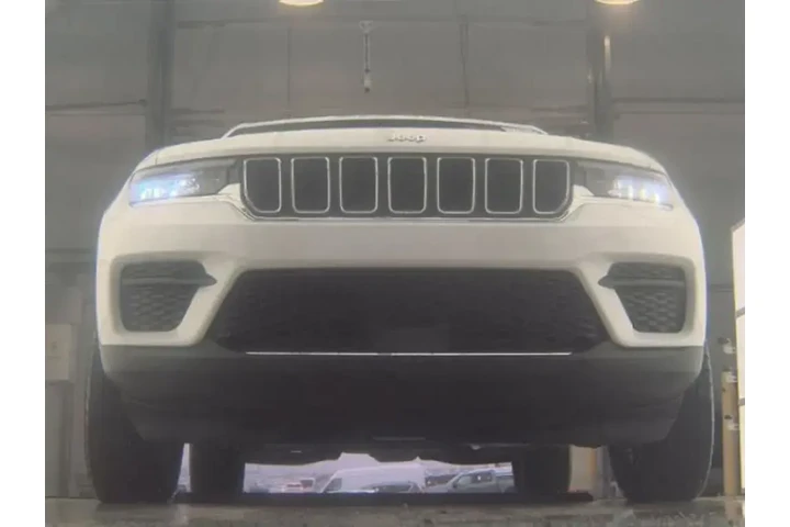 $25990 : Jeep Grand Cherokee 2022 4x4 image 3