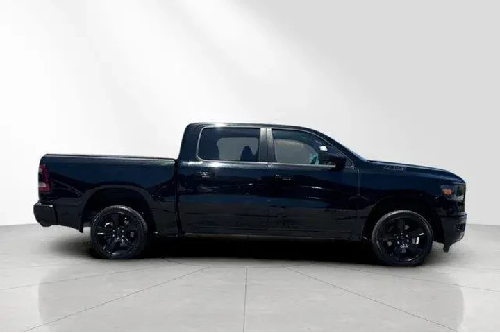 $34361 : Ram 1500 2020 4x4 Big Horn 4 image 1