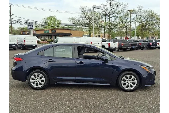 $20498 : Toyota Corolla 2024 LE 4dr S image 7