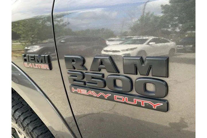 $34985 : Ram 2500 2018 4x4 Laramie 4d image 10