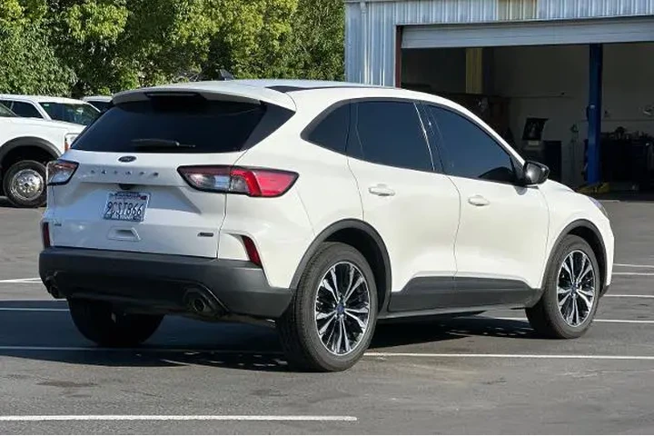 $19495 : Ford Escape Hybrid 2022 SE 4 image 3