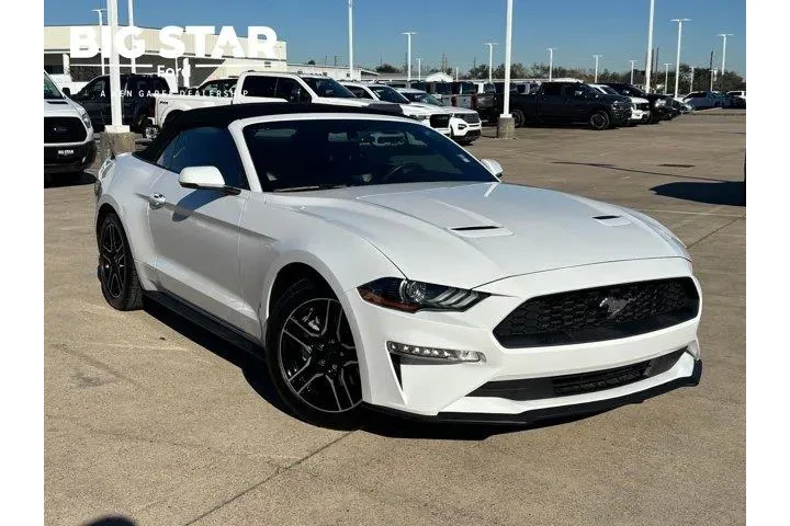 $15575 : Ford Mustang 2020 EcoBoost P image 1