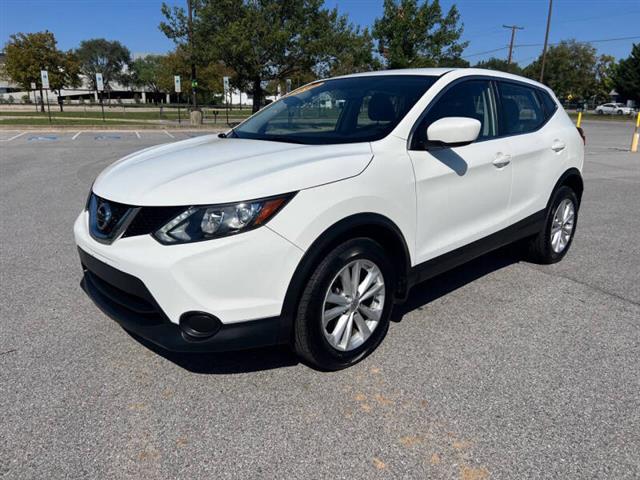 $10500 : 2018 Rogue Sport S image 3