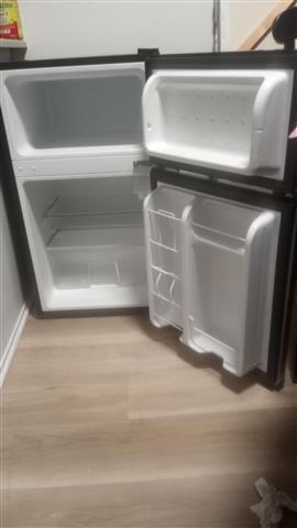 $65 : MINI REFRIGERADORA MARCA MIDEA image 5