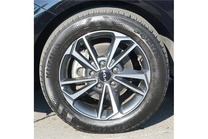 $16250 : 2023 Forte LXS image 9