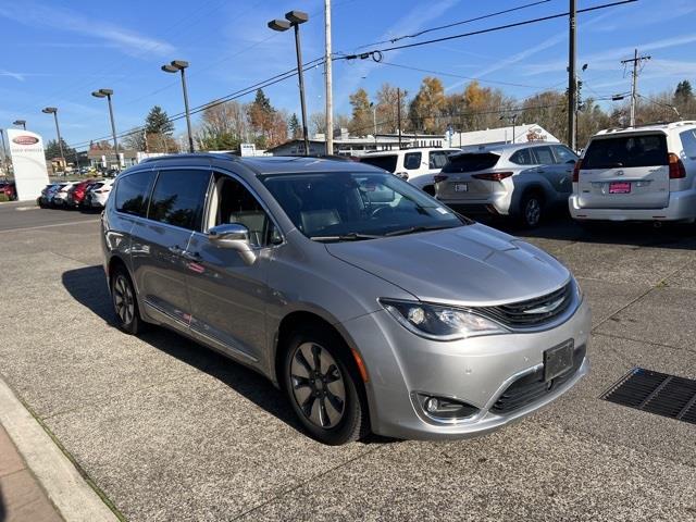 $26490 : 2018  Pacifica Hybrid Limited image 8