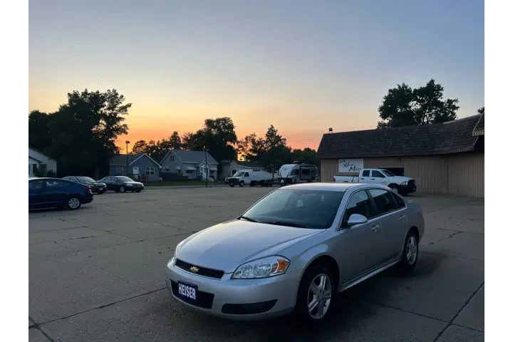 $8500 : 2015 Impala Limited Police | image 4