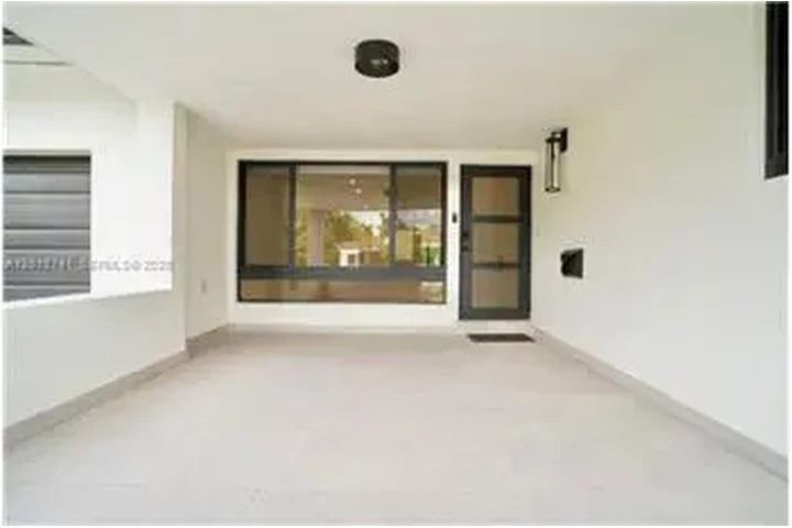 $9900 : Rental property with 4 bedro image 4
