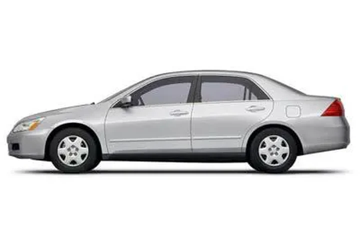 $5888 : Honda Accord 2006 LX 4dr Sed image 1