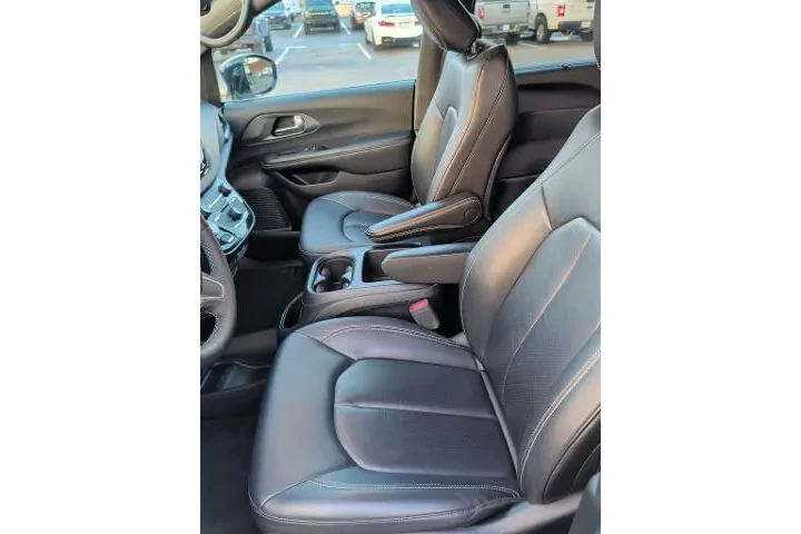 $27453 : Chrysler Pacifica 2025 Selec image 5