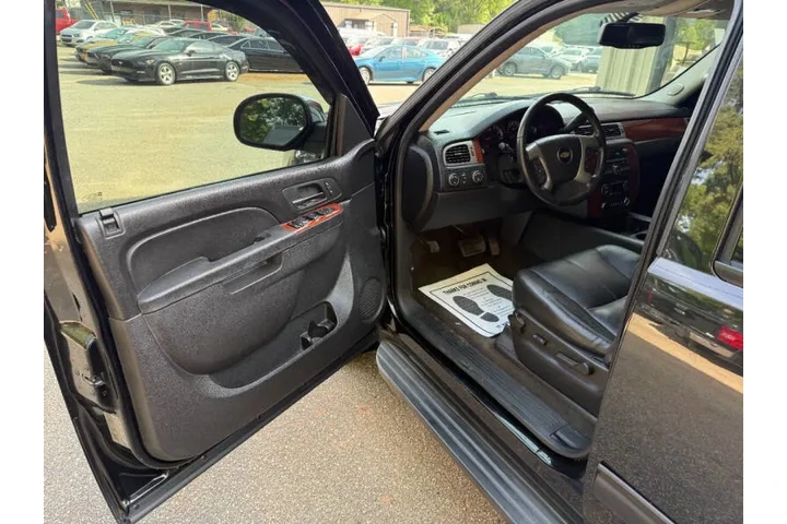 $12999 : 2013 Avalanche LT Black Diamo image 9