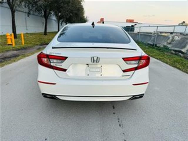$2000 : Honda Accord LX Hatchback 2022 image 7