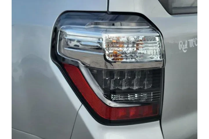 $26800 : Toyota 4Runner 2022 4x2 SR5 image 9