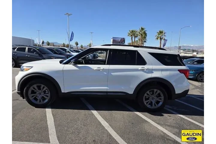 $39900 : Ford Explorer 2023 AWD XLT 4 image 4