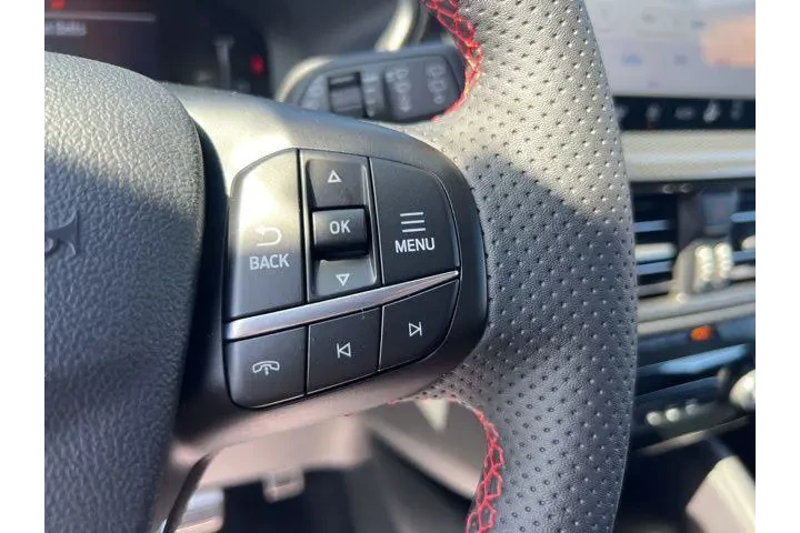 $24992 : Ford Escape 2023 AWD ST-Line image 10