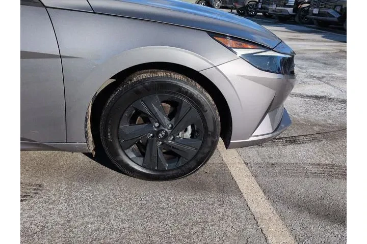 $18500 : Hyundai ELANTRA 2023 SEL 4dr image 10