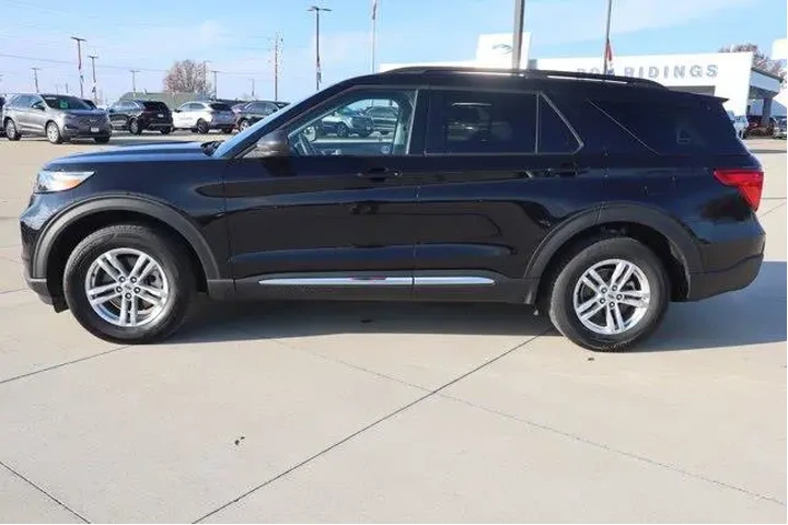 $35990 : Ford Explorer 2023 AWD XLT 4 image 8