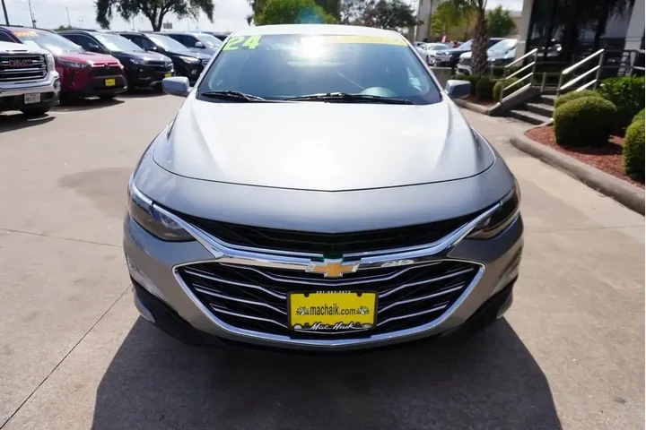 $18988 : Chevrolet Malibu 2024 LT 4dr image 2