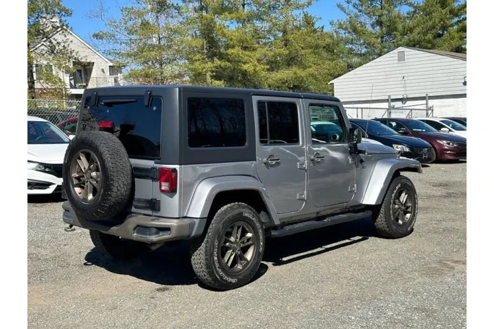 $16990 : 2016 Wrangler Unlimited Sahara image 8