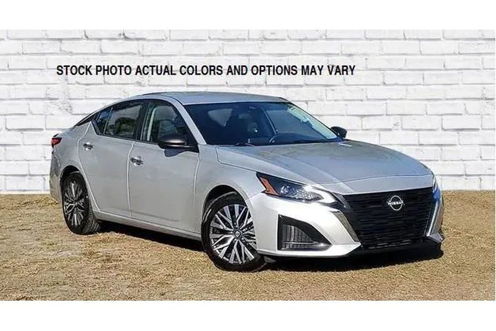 $23995 : Nissan Altima 2024 2.5 SV 4d image 1