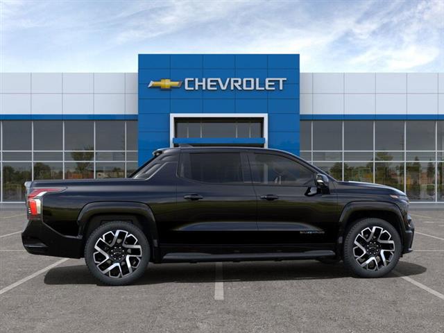 $97390 : New 2024 Silverado EV RST image 5