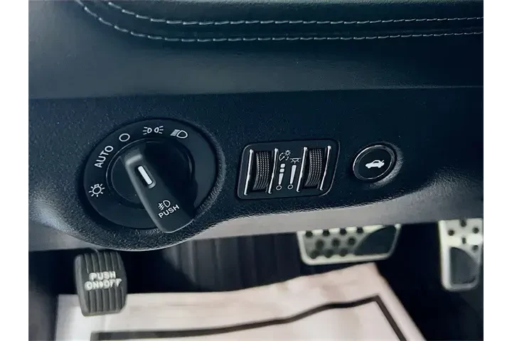 $35800 : Dodge Challenger 2023 R/T 2d image 10