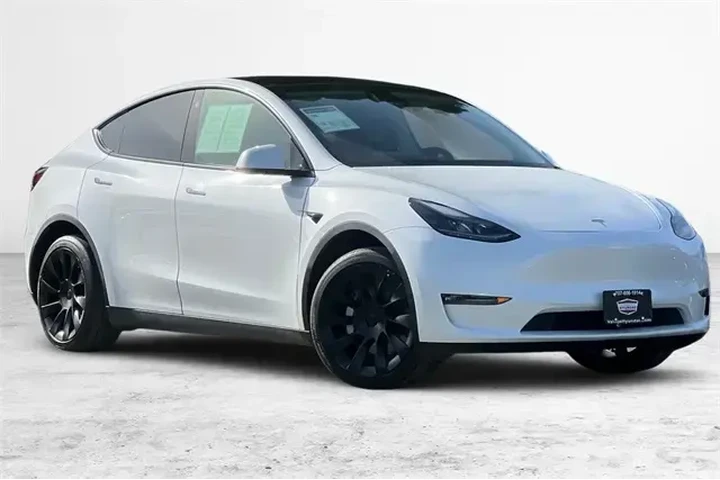 $29990 : Tesla Model Y 2023 AWD Long image 2