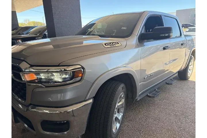 $38610 : Ram 1500 2025 4x4 Big Horn 4 image 1