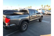 $28695 : Toyota Tacoma 2017 4x4 TRD P thumbnail