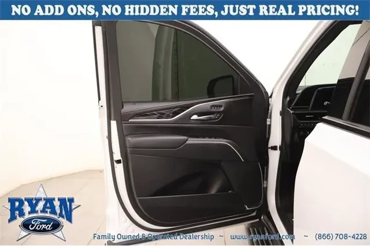 Cadillac Escalade 2023 4x4 S image 9