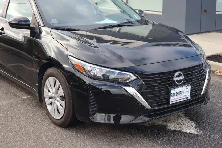 $17304 : Nissan Sentra 2025 S 4dr Sed image 4