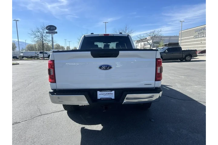 $39504 : Ford F-150 2023 4x4 XLT 4dr image 4