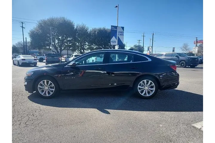 $15298 : Chevrolet Malibu 2023 LT 4dr image 4