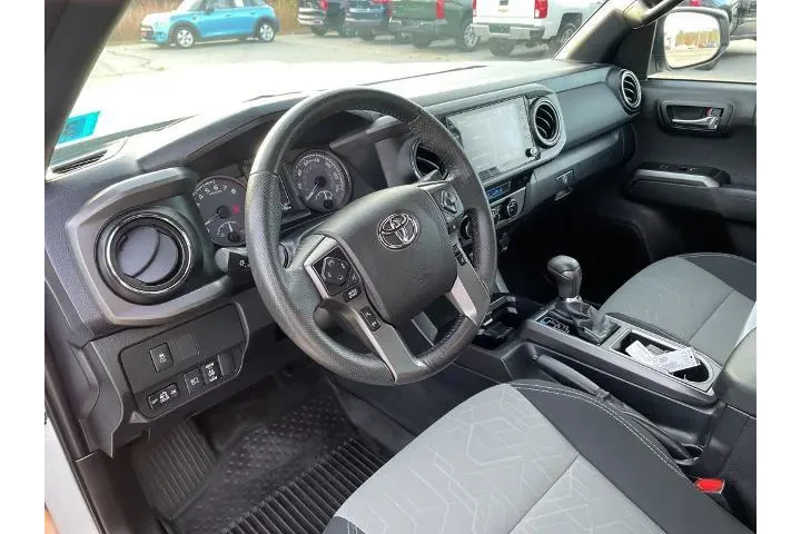 $36075 : Toyota Tacoma 2021 4x4 TRD S image 9