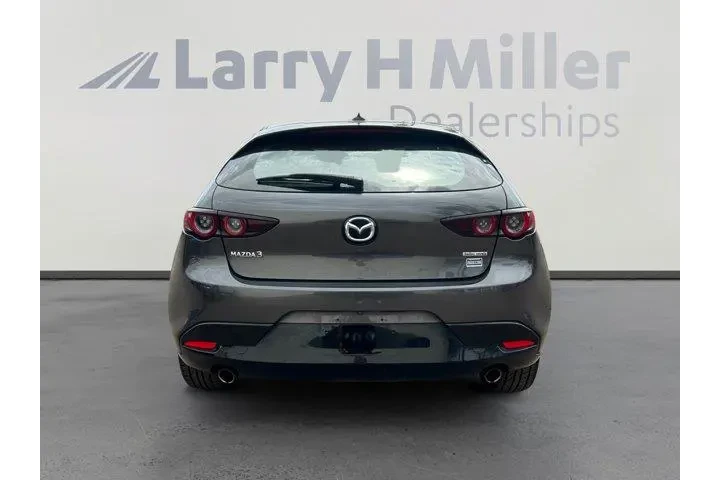 Mazda Mazda3 Hatchback 2021 image 4