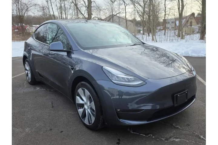 $25500 : 2021 Model Y Long Range image 3